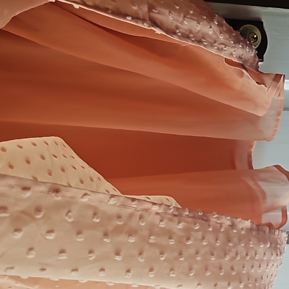 Blouse/dress size L.. I ❤️JOAN...PEACH WITH EMBROIDERED FLOWERS ON TOP - Picture 7 of 12